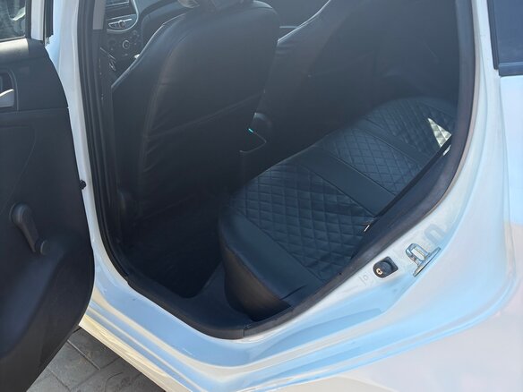 2013 Hyundai Solaris I, белый, 410000 рублей - вид 9