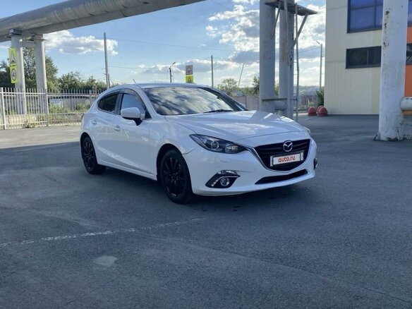 2013 Mazda 3 III (BM), белый, 1300000 рублей - вид 3