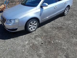 2005 Volkswagen Passat B6, серебристый, 460000 рублей, вид 3