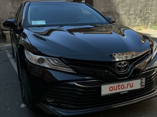 2020 Toyota Camry VIII (XV70), чёрный, 2980000 рублей, вид 2