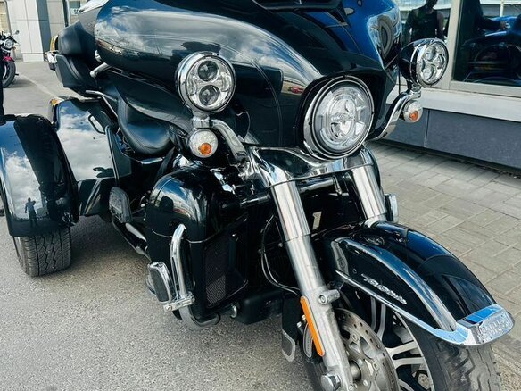 2018 Harley-Davidson Tri Glide, чёрный, 3750000 рублей