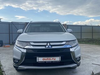 2015 Mitsubishi Outlander III Рестайлинг 2, белый, 1800000 рублей, вид 2
