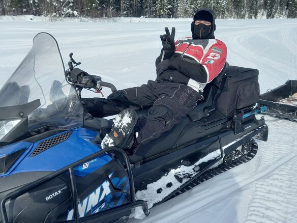 2015 BRP Lynx 69 Yeti Army, синий, 2500000 рублей