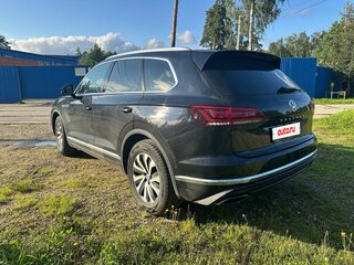 2020 Volkswagen Touareg III, чёрный, 4900000 рублей, вид 5