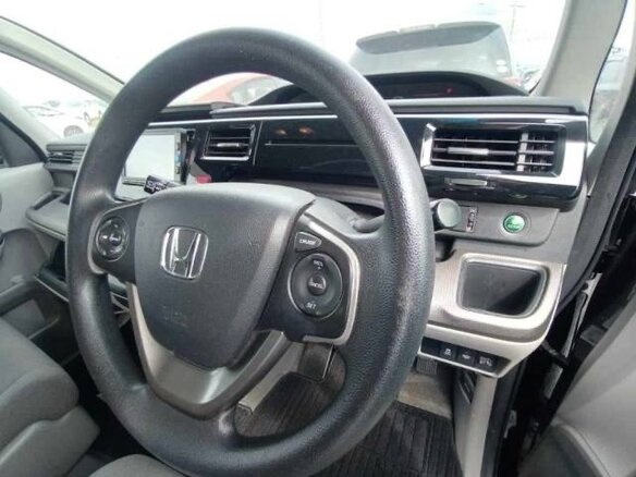 2016 Honda Stepwgn V, чёрный, 1090000 рублей - вид 7