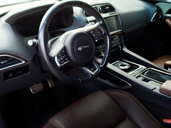 2016 Jaguar F-Pace I, белый, 3400000 рублей - вид 8