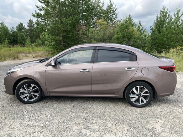 2017 Kia Rio IV, коричневый, 1690000 рублей - вид 2