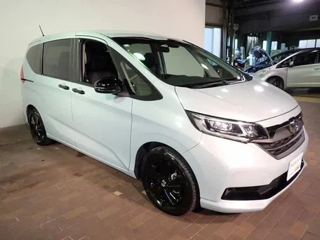 2022 Honda Freed II Рестайлинг, белый, 1550000 рублей, вид 1
