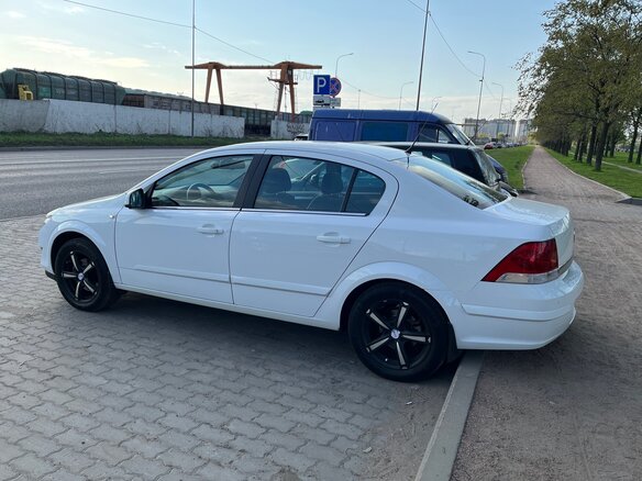 2012 Opel Astra H Рестайлинг, белый, 1200000 рублей - вид 8