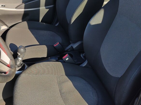 2014 Hyundai Solaris I, серебристый, 880000 рублей - вид 8