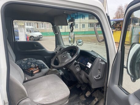 2001 Mazda Titan, белый, 1000000 рублей, вид 2