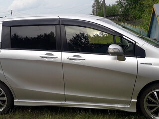2012 Honda Freed I Рестайлинг, серебристый, 1020000 рублей, вид 4