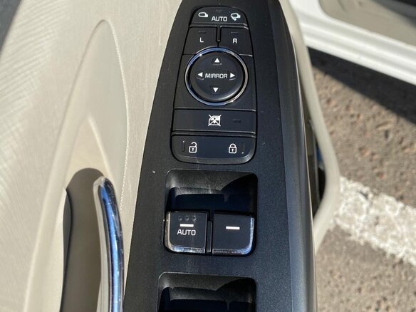 2018 Kia Carnival III, белый, 2550000 рублей - вид 26