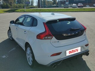 2017 Volvo V40 II Рестайлинг, белый, 1520000 рублей, вид 3