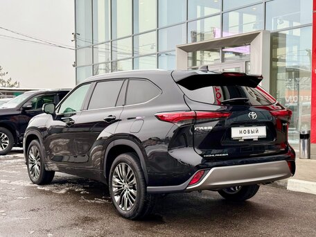 2025 Toyota Highlander IV (XU70), чёрный, 5490000 рублей, вид 4