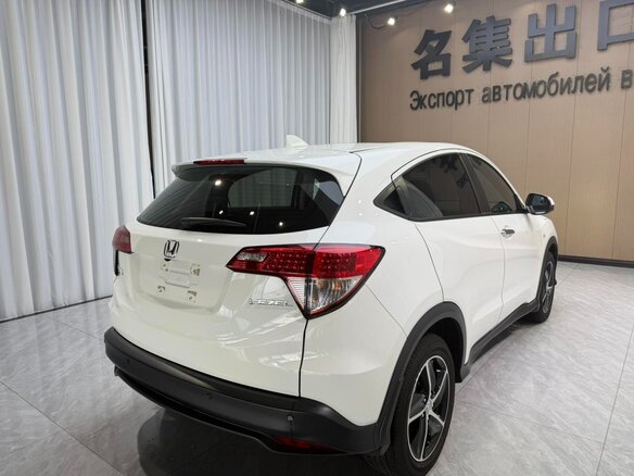 2022 Honda Vezel I Рестайлинг, белый - вид 2