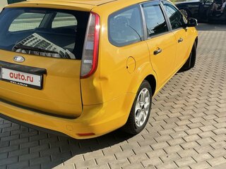 2011 Ford Focus II Рестайлинг, жёлтый, 320000 рублей, вид 5