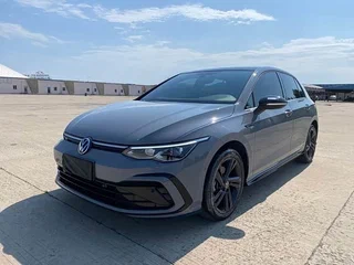 2023 Volkswagen Golf VIII, серый, 2190000 рублей, вид 1