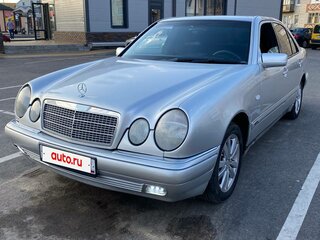 1998 Mercedes-Benz E-Класс 200 II (W210, S210), серебристый, 420000 рублей, вид 2