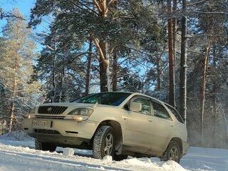 1999 Toyota Harrier I (XU10), белый, 900000 рублей, вид 4