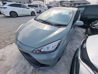 2022 Toyota Aqua II, зелёный, 1280000 рублей, вид 2