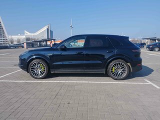 2021 Porsche Cayenne E-Hybrid III, синий, 6500000 рублей, вид 3