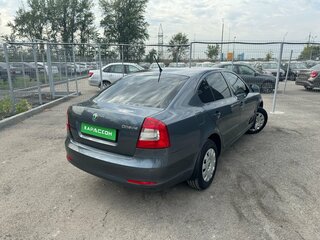 2011 Skoda Octavia II (A5) Рестайлинг, серый, 730000 рублей, вид 2