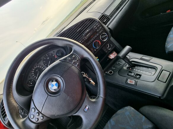 1997 BMW 3 серии 320i III (E36), красный, 700000 рублей - вид 16