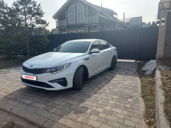 2019 Kia Optima IV Рестайлинг, белый, 2000000 рублей