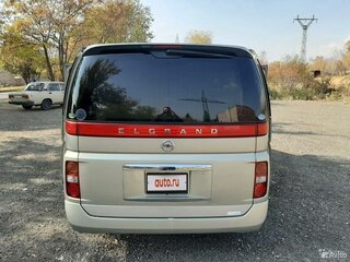 2004 Nissan Elgrand II (E51), бежевый, 1570000 рублей, вид 4