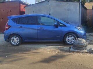 2017 Nissan Note e-Power II Рестайлинг, синий, 1100000 рублей, вид 4