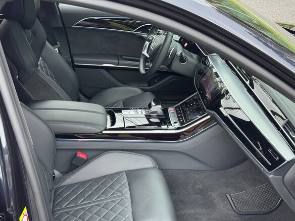 2020 Audi S8 IV (D5), синий, 9590000 рублей - вид 17