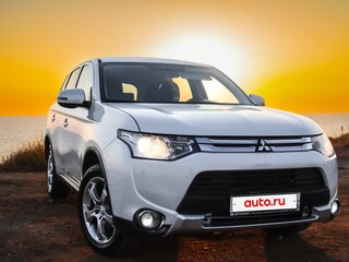 2014 Mitsubishi Outlander III, белый, 1195000 рублей, вид 4