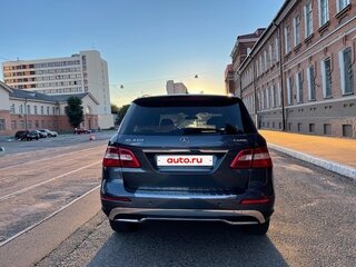 2014 Mercedes-Benz M-Класс 400 III (W166), серый, 2320000 рублей, вид 4