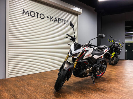 2026 QJMotor SRK 125 S, белый, 300000 рублей, вид 2