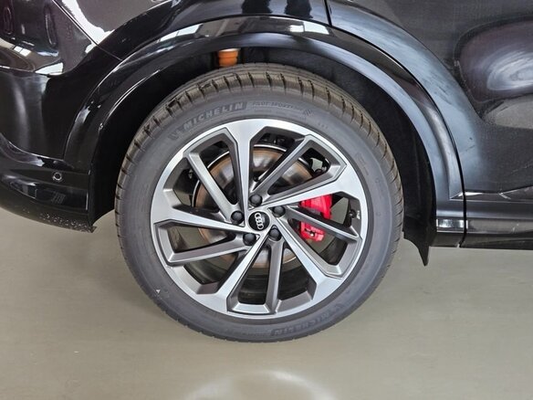 2025 Audi Q5 40 TDI III (GU), чёрный, 6900000 рублей - вид 9