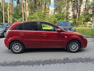 2011 Kia Rio II Рестайлинг, красный, 600000 рублей, вид 5