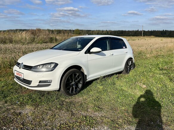 2014 Volkswagen Golf VII, белый, 1100000 рублей - вид 4