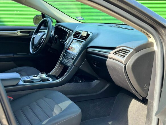 2019 Ford Fusion (North America) II Рестайлинг, серый, 1650000 рублей - вид 6