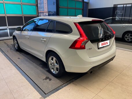 2012 Volvo V60 I, белый, 870000 рублей, вид 4