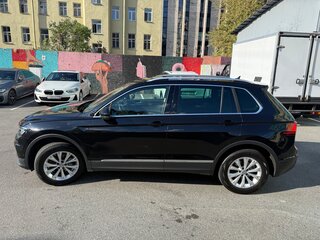 2018 Volkswagen Tiguan II, чёрный, 2300000 рублей, вид 4