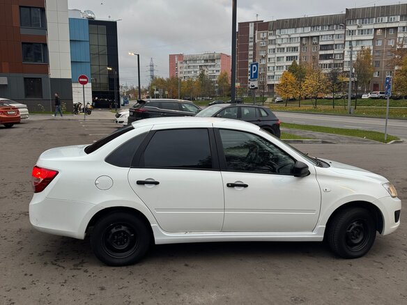 2017 Lada (ВАЗ) Granta I, белый, 330000 рублей - вид 3