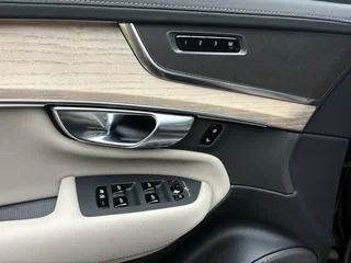 2025 Volvo XC90 B5 II Рестайлинг 2, чёрный, 8800000 рублей, вид 5
