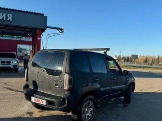2017 Chevrolet Niva I Рестайлинг, серый, 650000 рублей, вид 3