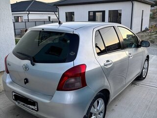 2005 Toyota Vitz II (XP90), серебристый, 465000 рублей, вид 1