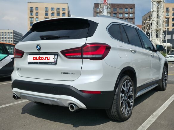 2021 BMW X1 Long 25Li xDrive II (F48) Рестайлинг, белый, 3500000 рублей - вид 2