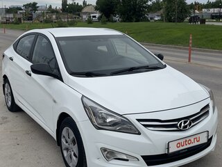 2015 Hyundai Solaris I Рестайлинг, белый, 1200000 рублей, вид 2