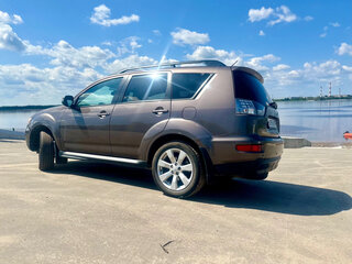 2011 Mitsubishi Outlander II Рестайлинг, коричневый, 1320000 рублей, вид 4