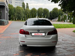 2013 BMW 5 серии 520i VI (F10/F11/F07) Рестайлинг, белый, 2160000 рублей, вид 3