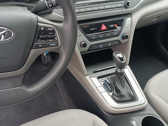 2017 Hyundai Elantra VI (AD), синий, 1450000 рублей - вид 7
